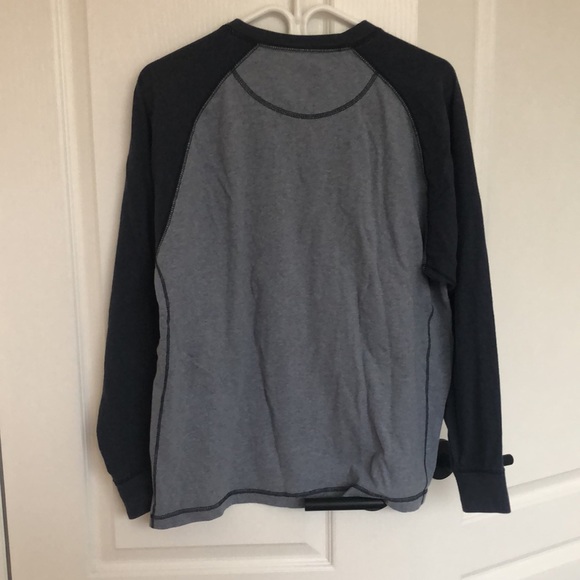 Two-tone blue long sleeve shirt with button detail - Picture 4 of 4